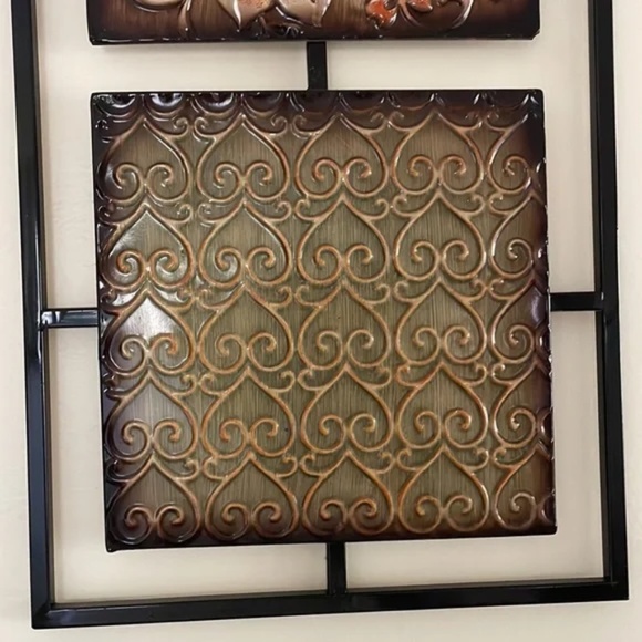 3 Tier Metal Contemporary Wall Decor - Picture 2 of 4